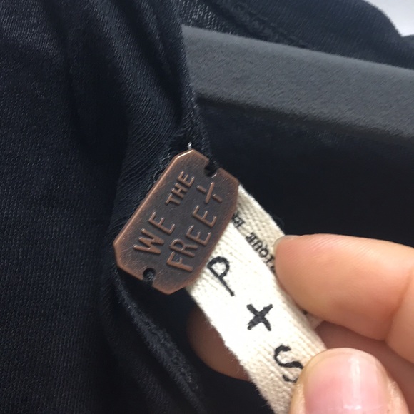 FREE PEOPLE black cold shoulder cross back T, sz S - Picture 8 of 8